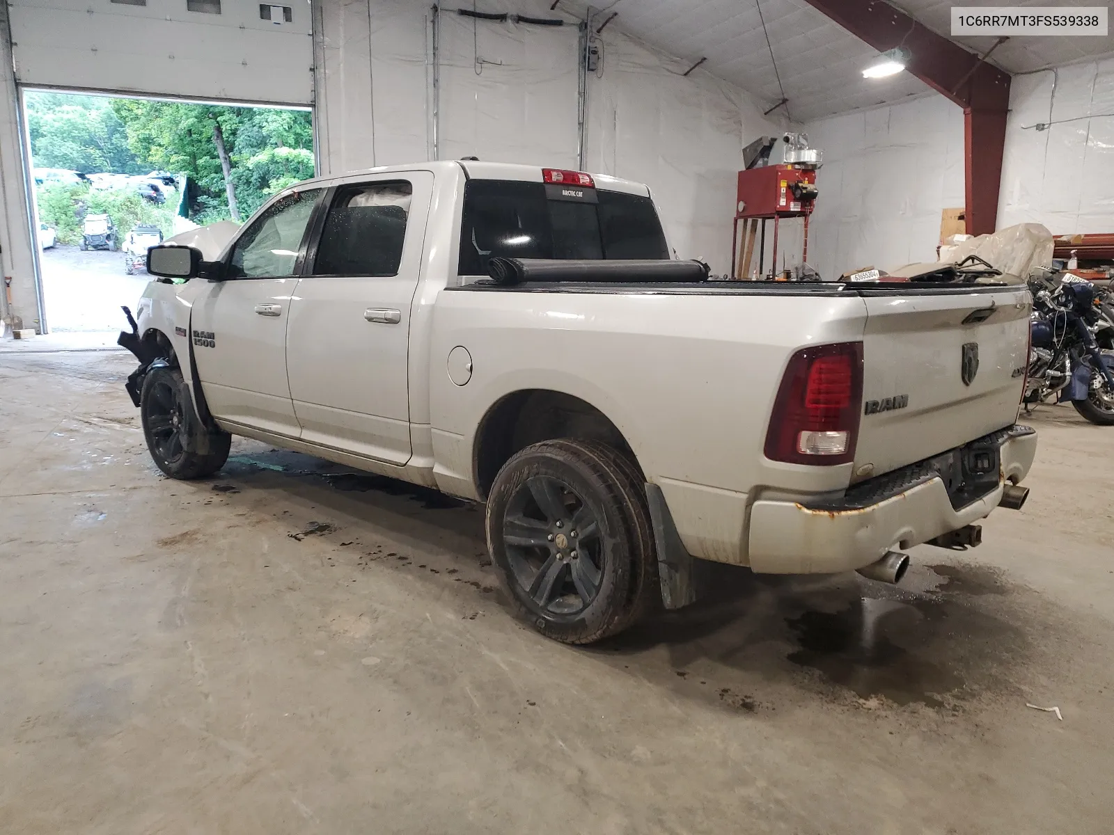 2015 Ram 1500 Sport VIN: 1C6RR7MT3FS539338 Lot: 66194054