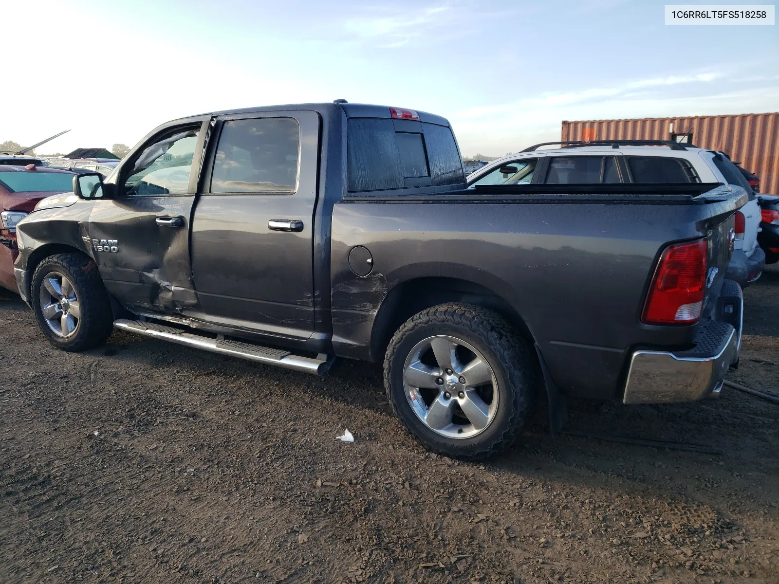 1C6RR6LT5FS518258 2015 Ram 1500 Slt