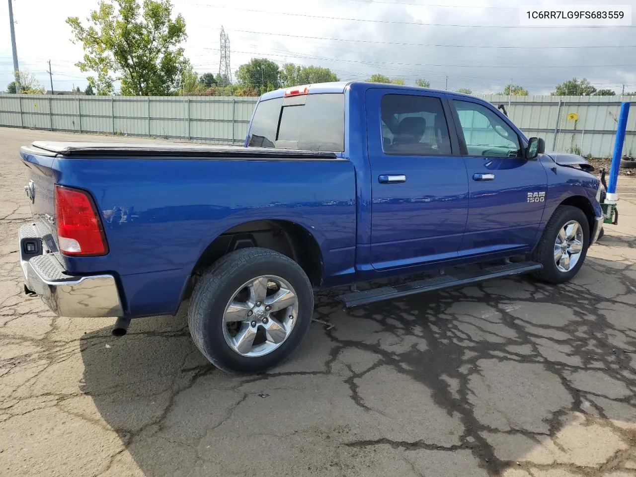 1C6RR7LG9FS683559 2015 Ram 1500 Slt