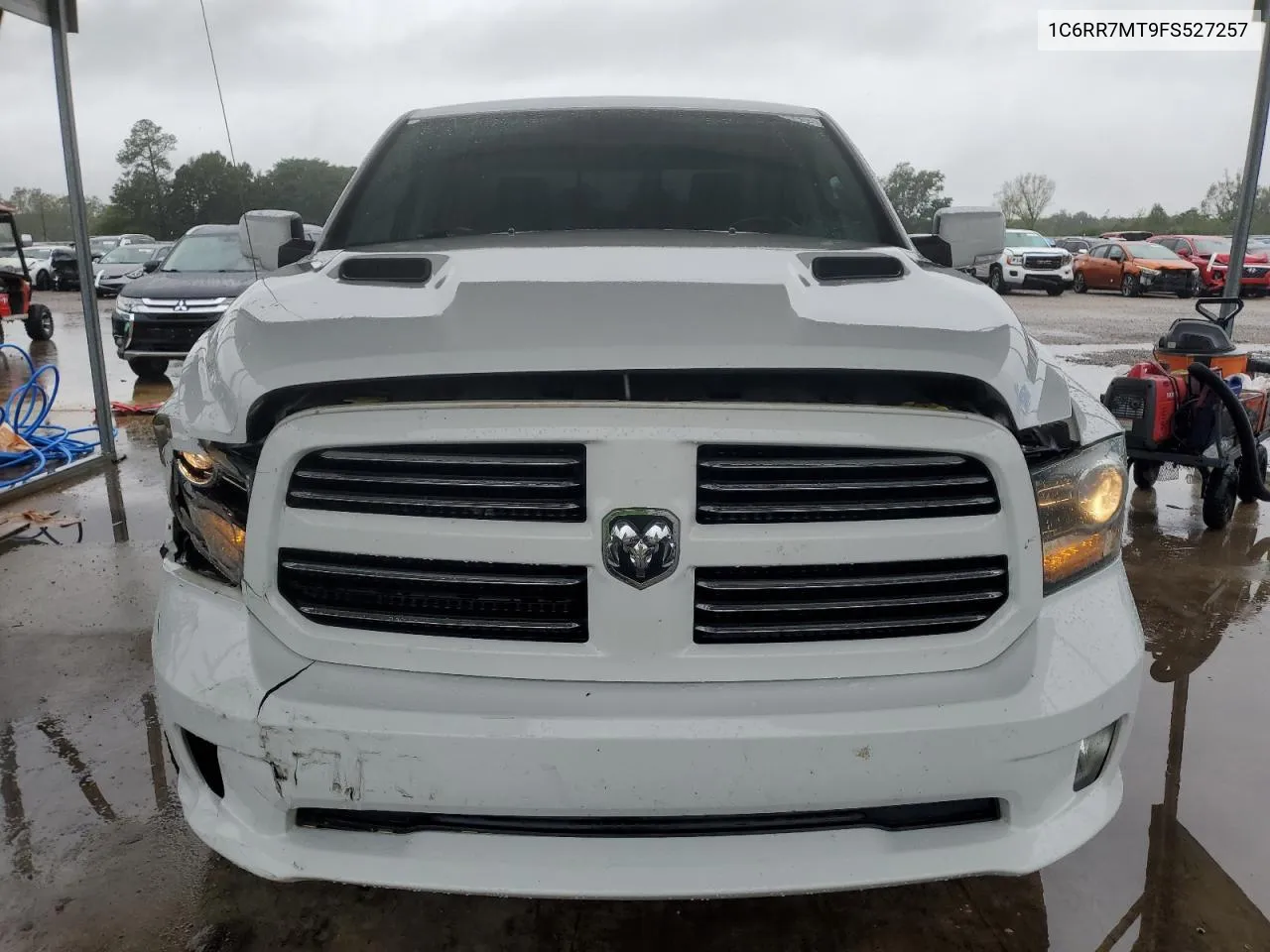 1C6RR7MT9FS527257 2015 Ram 1500 Sport