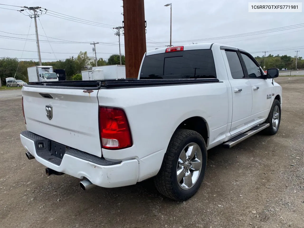 1C6RR7GTXFS771981 2015 Ram 1500 Slt