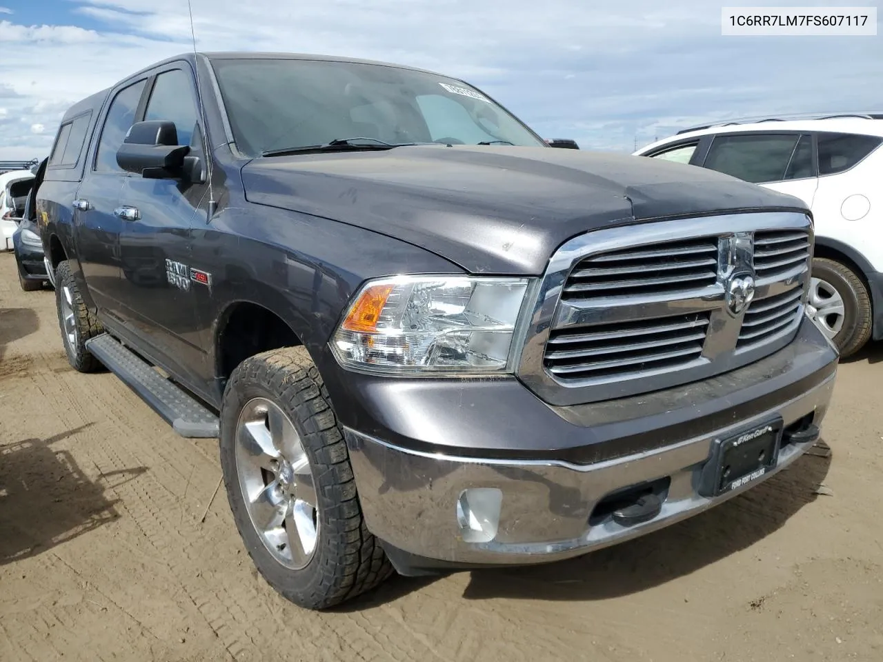 1C6RR7LM7FS607117 2015 Ram 1500 Slt