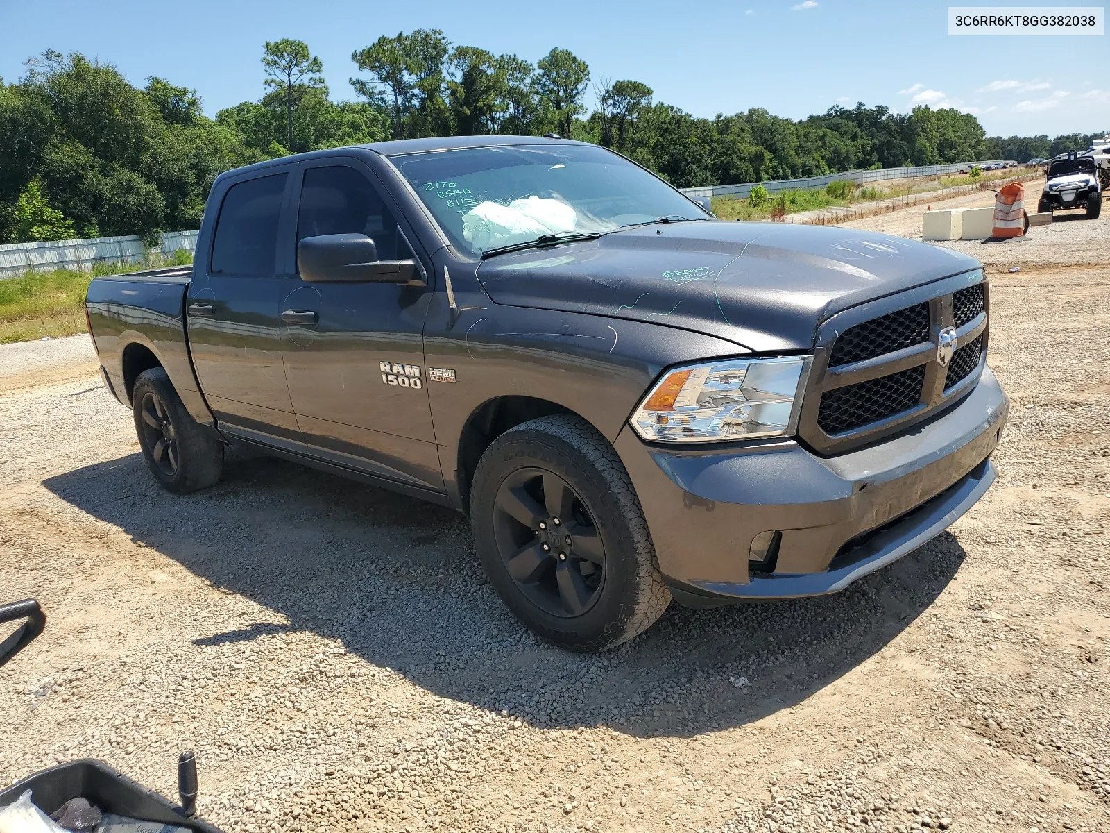 2016 Ram 1500 St VIN: 3C6RR6KT8GG382038 Lot: 67911494