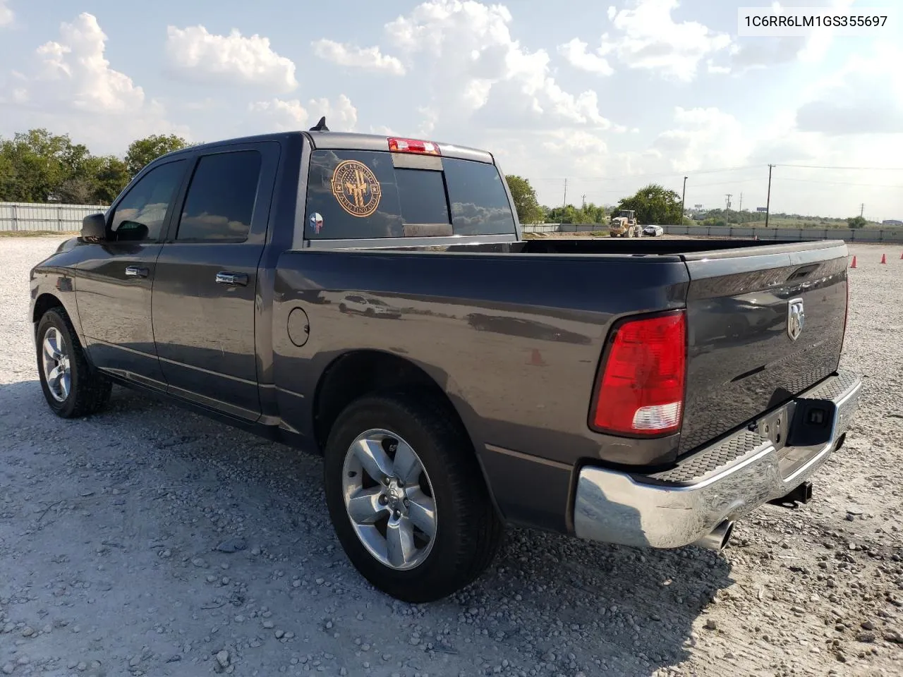 1C6RR6LM1GS355697 2016 Ram 1500 Slt