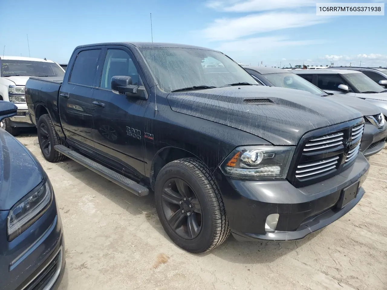 1C6RR7MT6GS371938 2016 Ram 1500 Sport