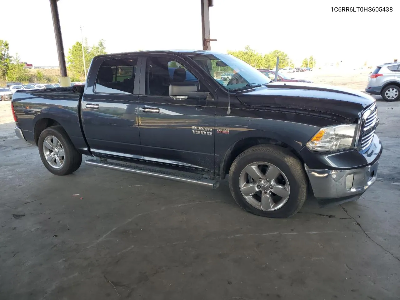 1C6RR6LT0HS605438 2017 Ram 1500 Slt