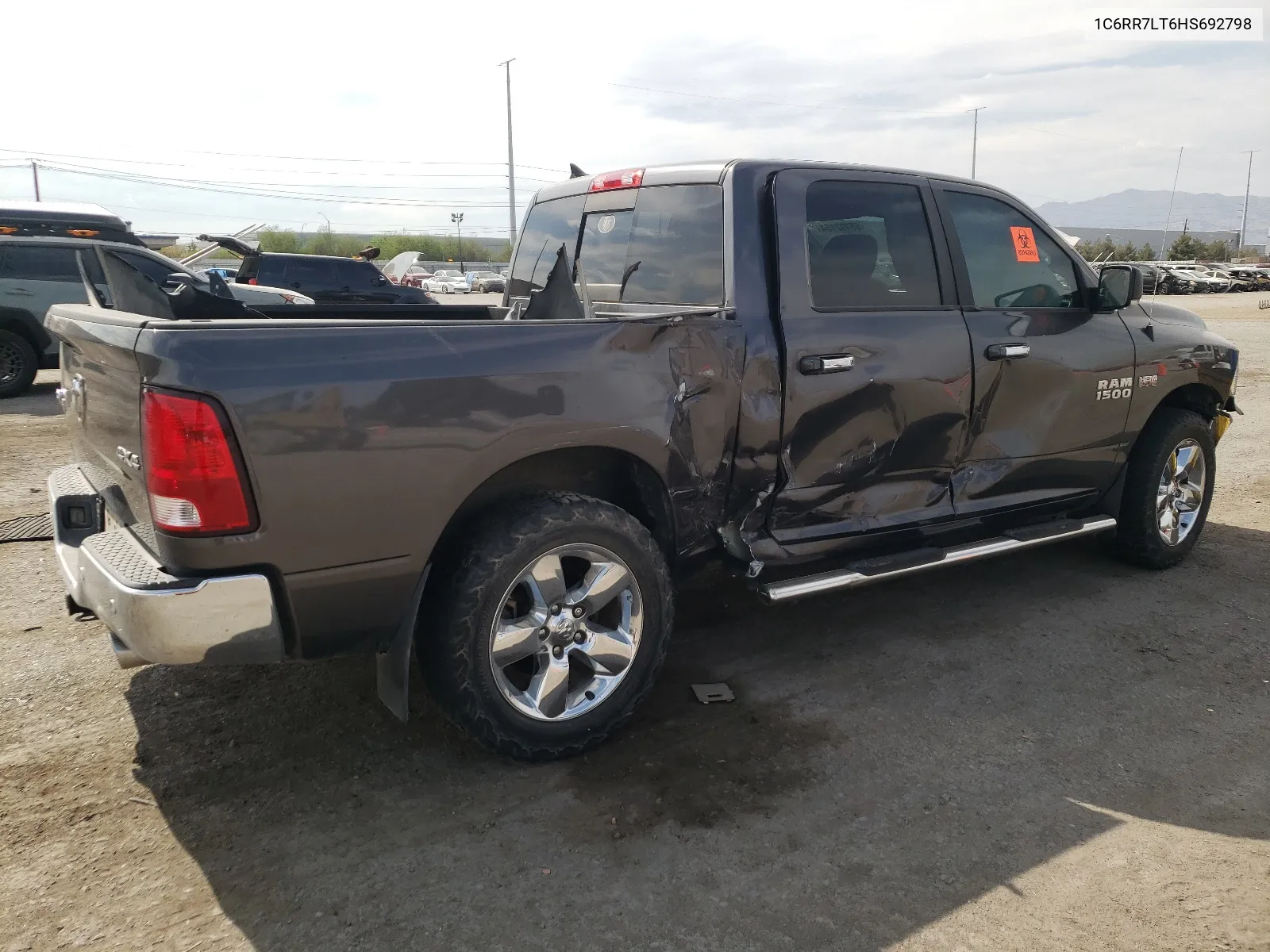 1C6RR7LT6HS692798 2017 Ram 1500 Slt