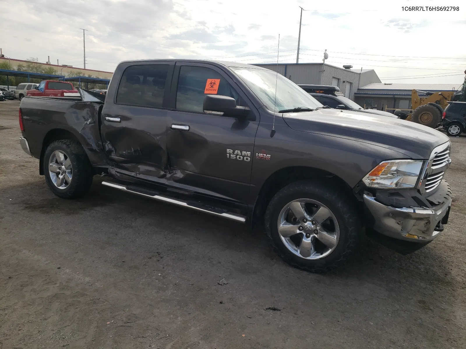 1C6RR7LT6HS692798 2017 Ram 1500 Slt