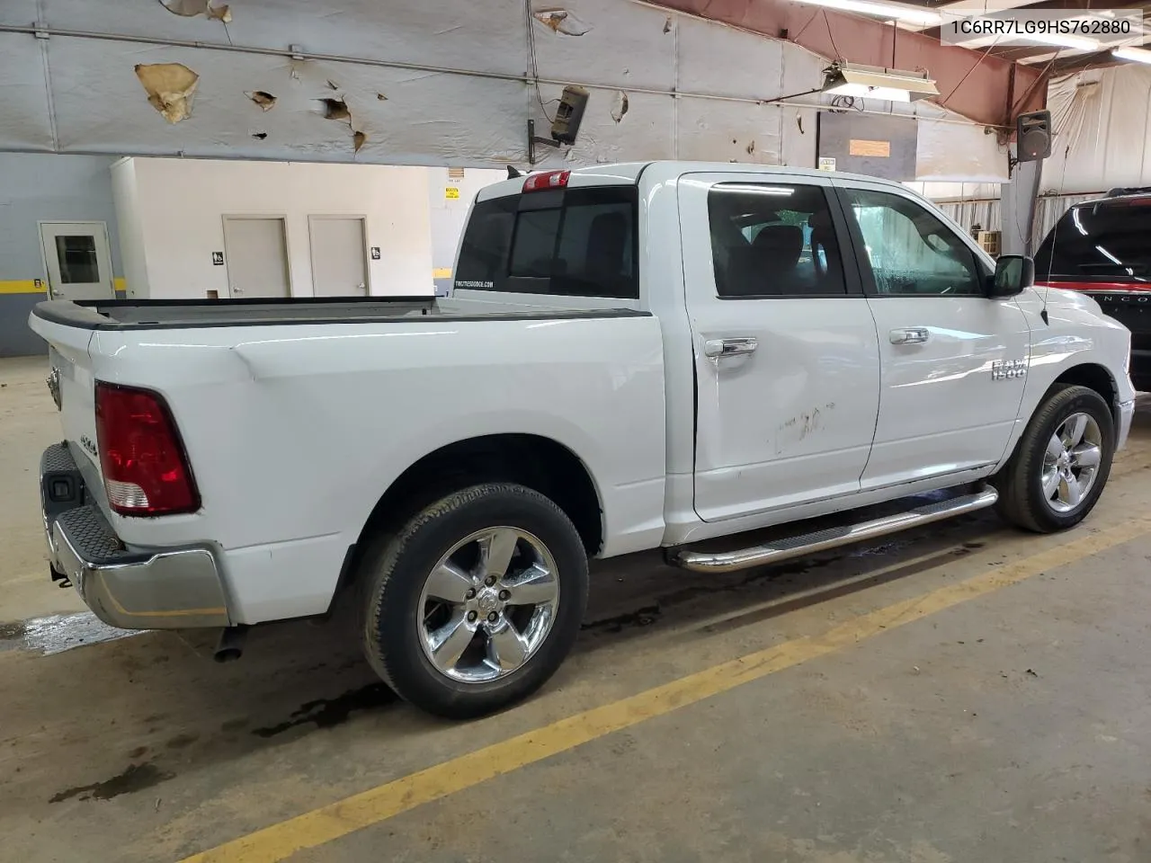 1C6RR7LG9HS762880 2017 Ram 1500 Slt