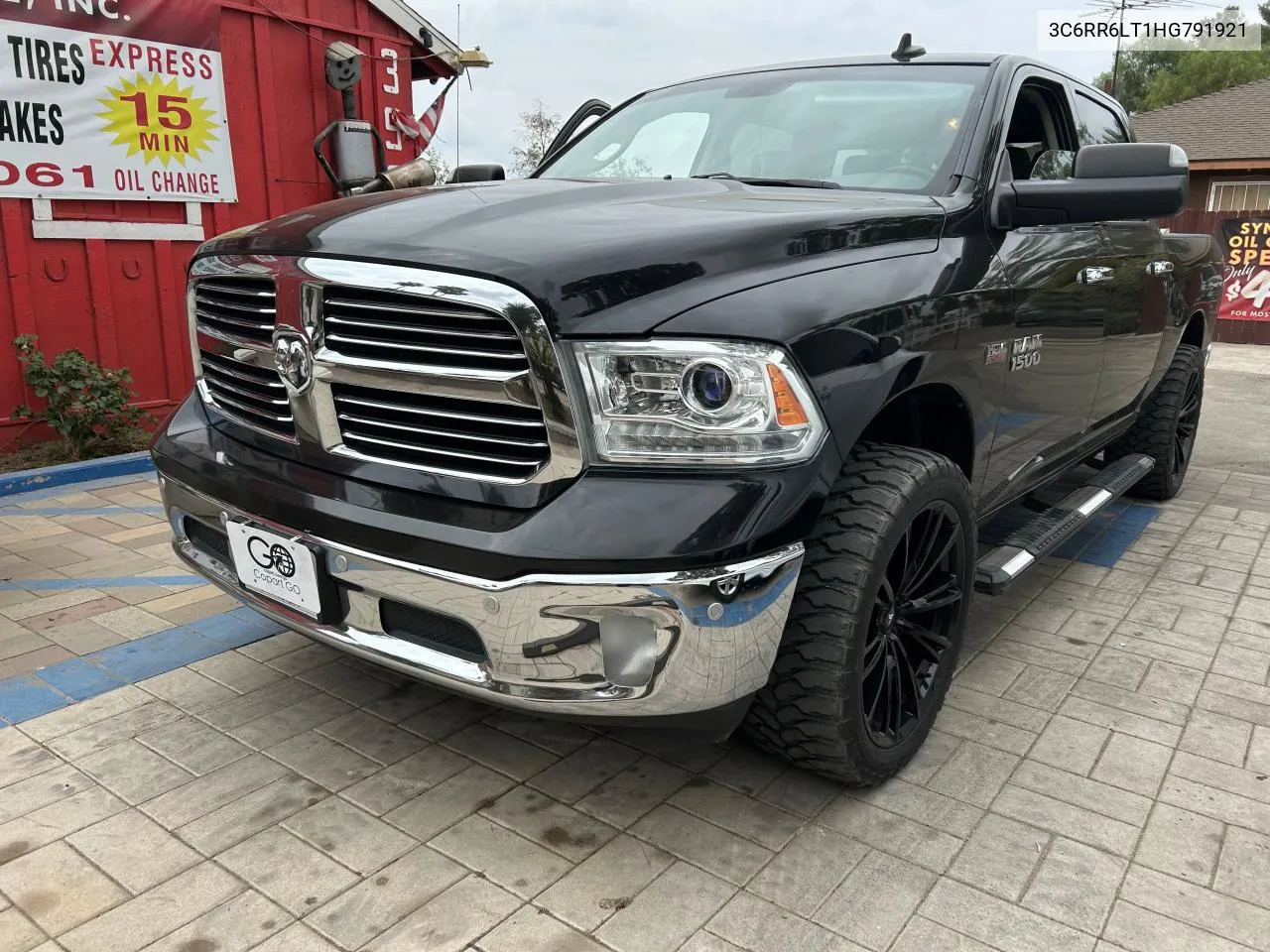 2017 Ram 1500 Slt VIN: 3C6RR6LT1HG791921 Lot: 76975714