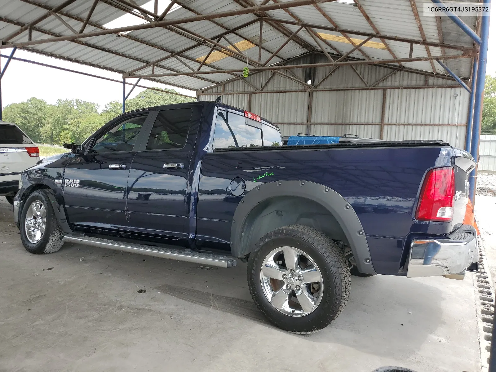 1C6RR6GT4JS195372 2018 Ram 1500 Slt