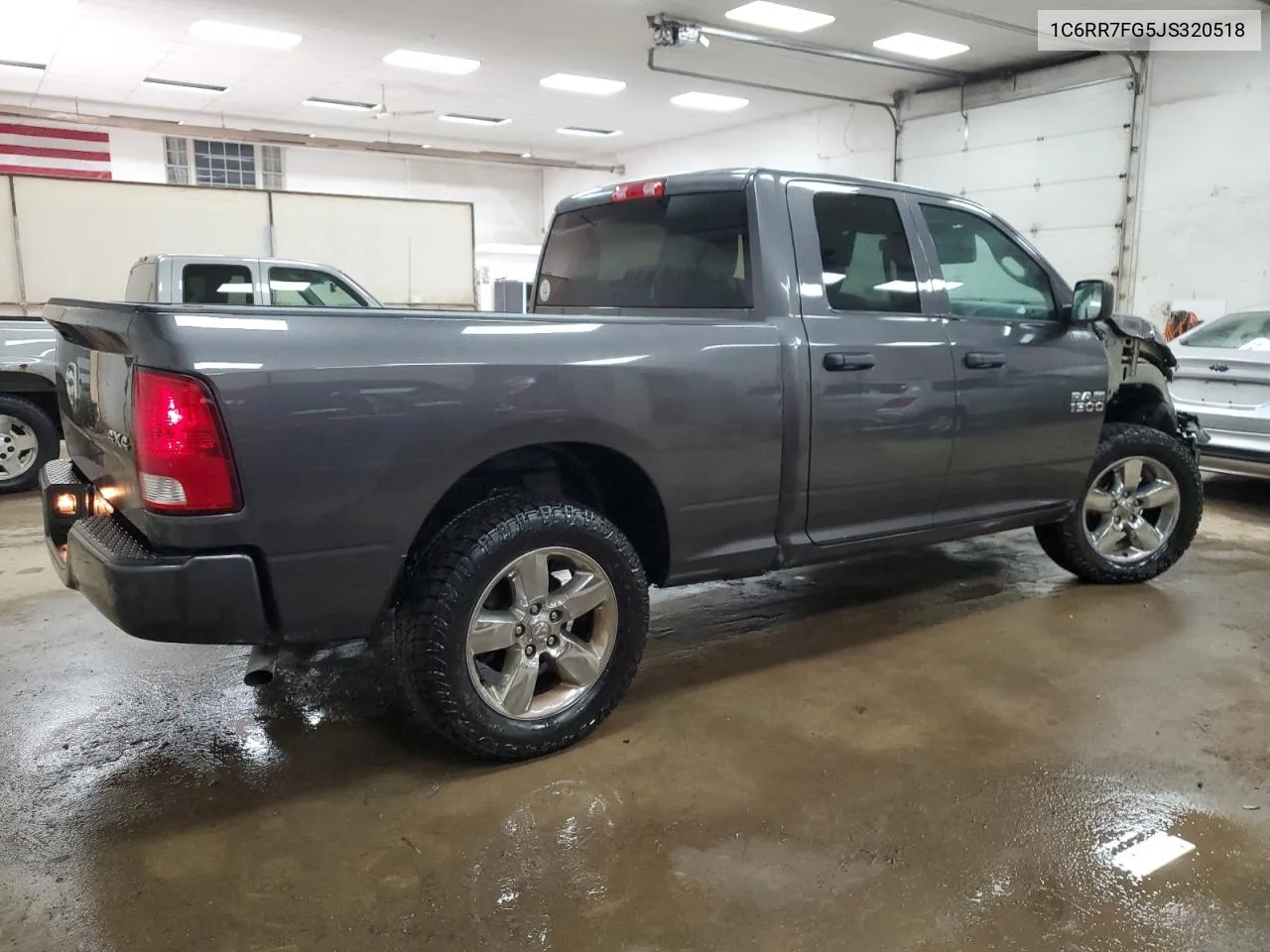 1C6RR7FG5JS320518 2018 Ram 1500 St