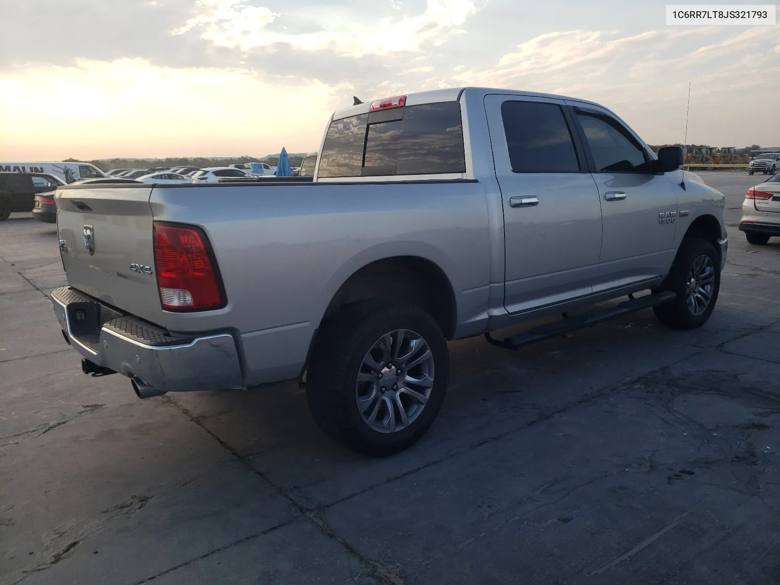 1C6RR7LT8JS321793 2018 Ram 1500 Slt