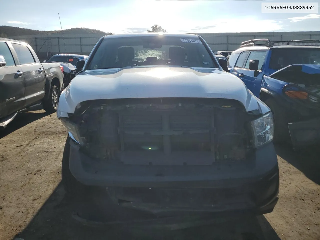 1C6RR6FG3JS339952 2018 Ram 1500 St