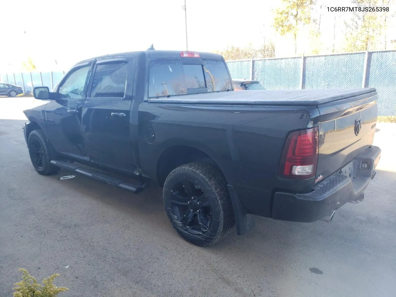 1C6RR7MT8JS265398 2018 Ram 1500 Sport