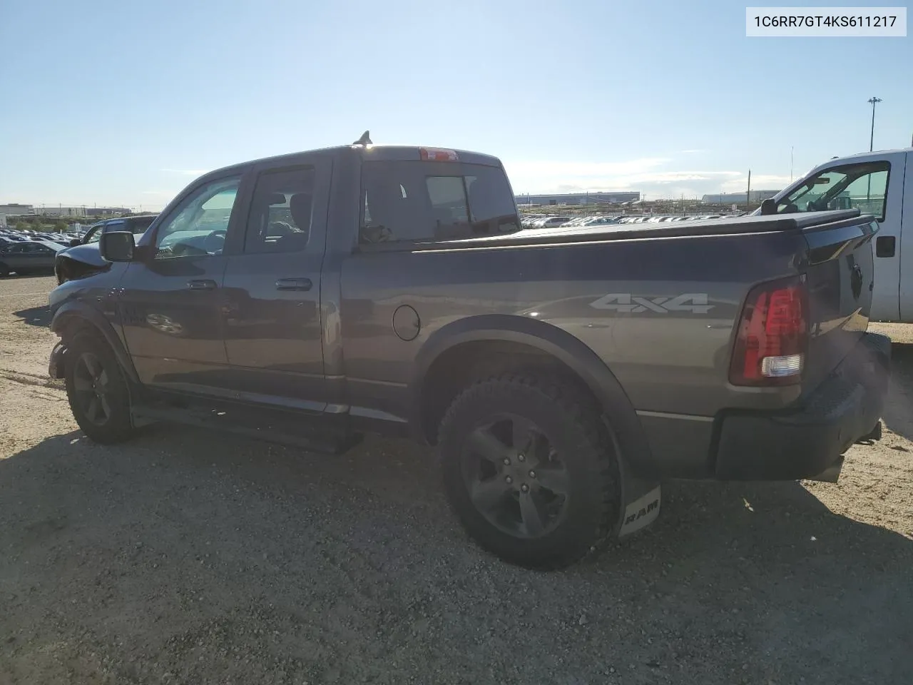 1C6RR7GT4KS611217 2019 Ram 1500 Classic Slt