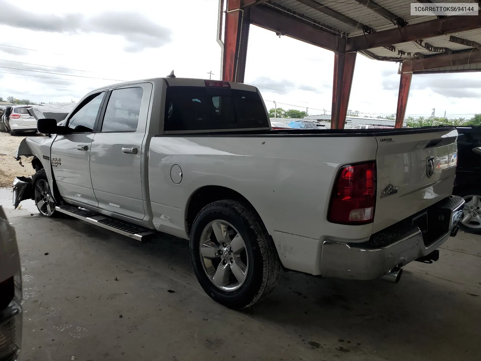 1C6RR6TT0KS694144 2019 Ram 1500 Classic Slt