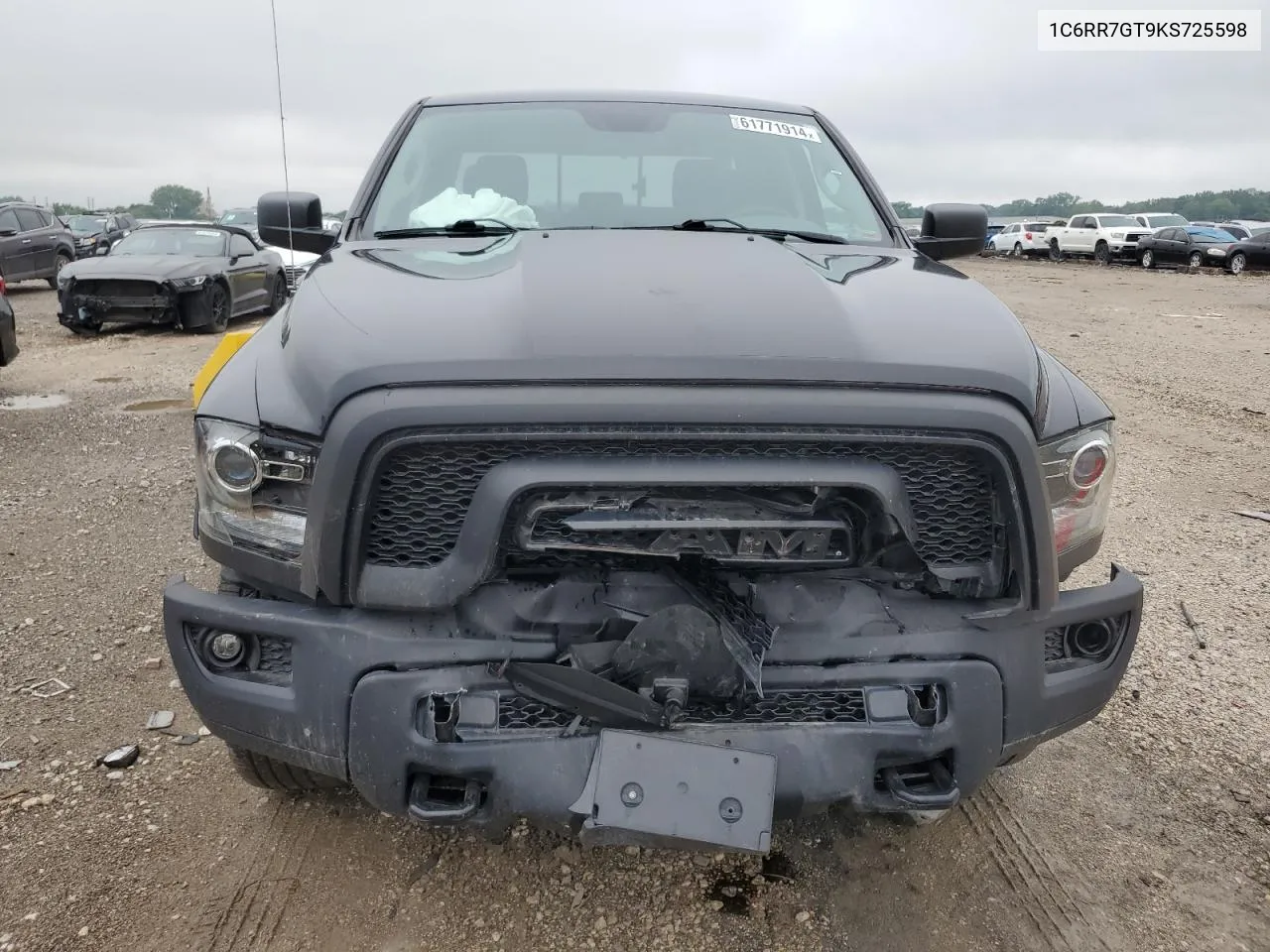 1C6RR7GT9KS725598 2019 Ram 1500 Classic Slt