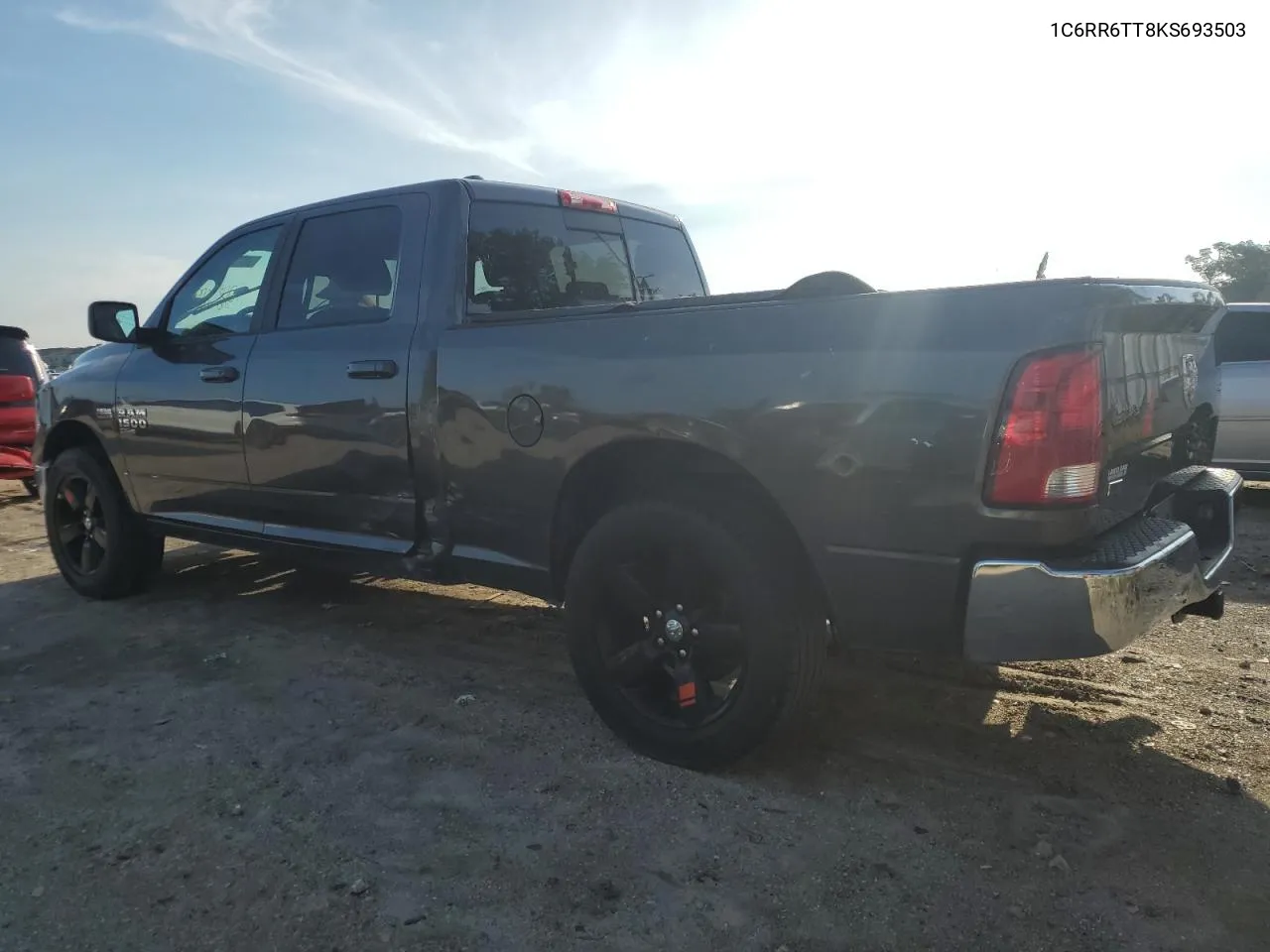 1C6RR6TT8KS693503 2019 Ram 1500 Classic Slt