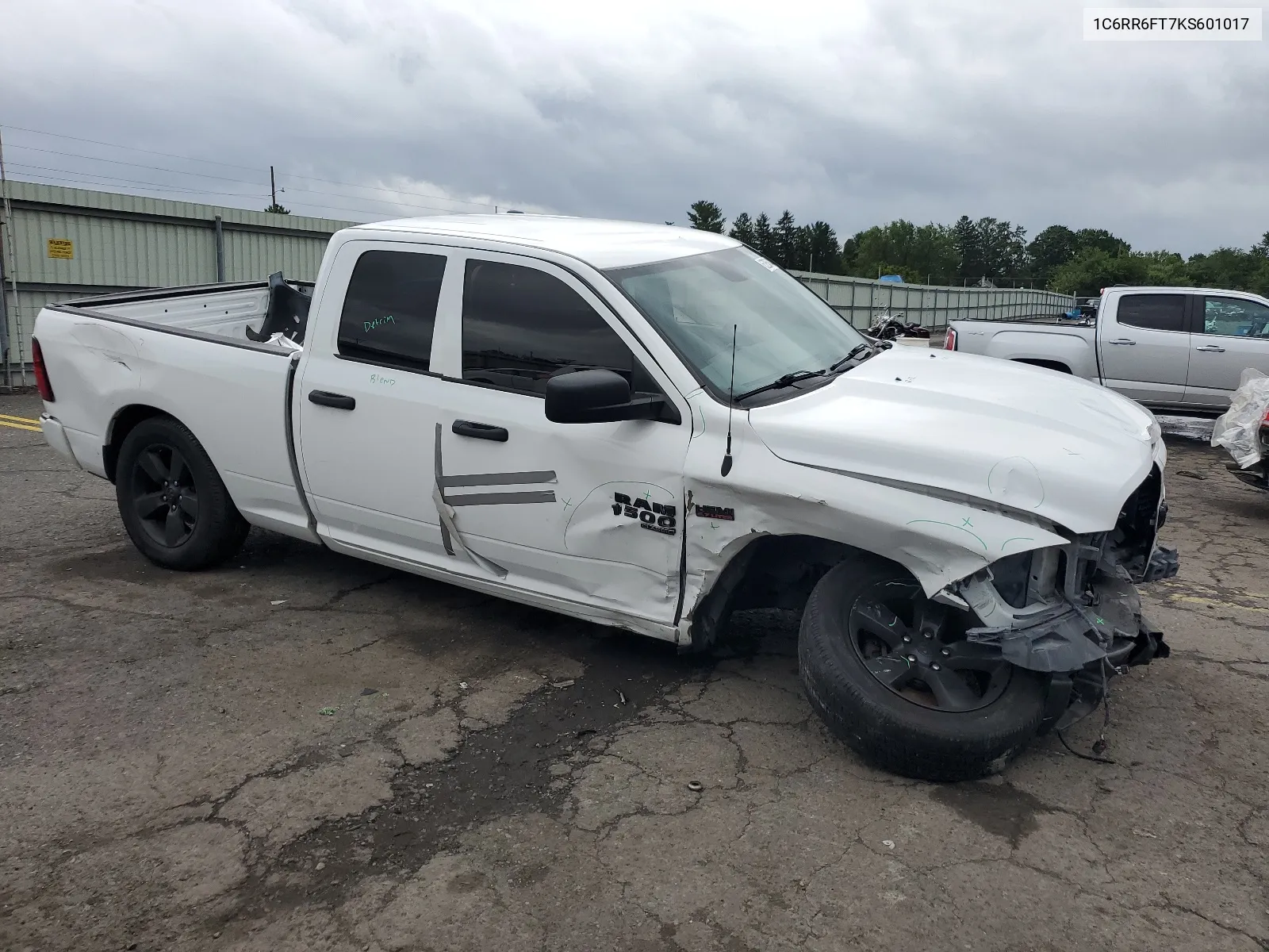 1C6RR6FT7KS601017 2019 Ram 1500 Classic Tradesman