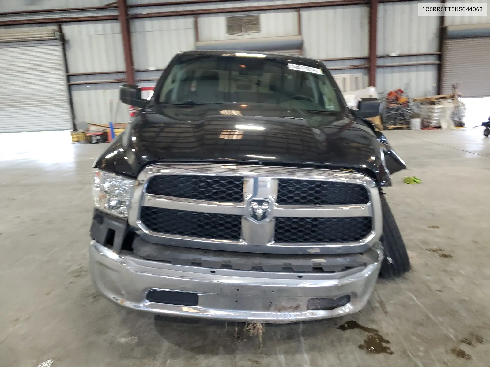 1C6RR6TT3KS644063 2019 Ram 1500 Classic Slt