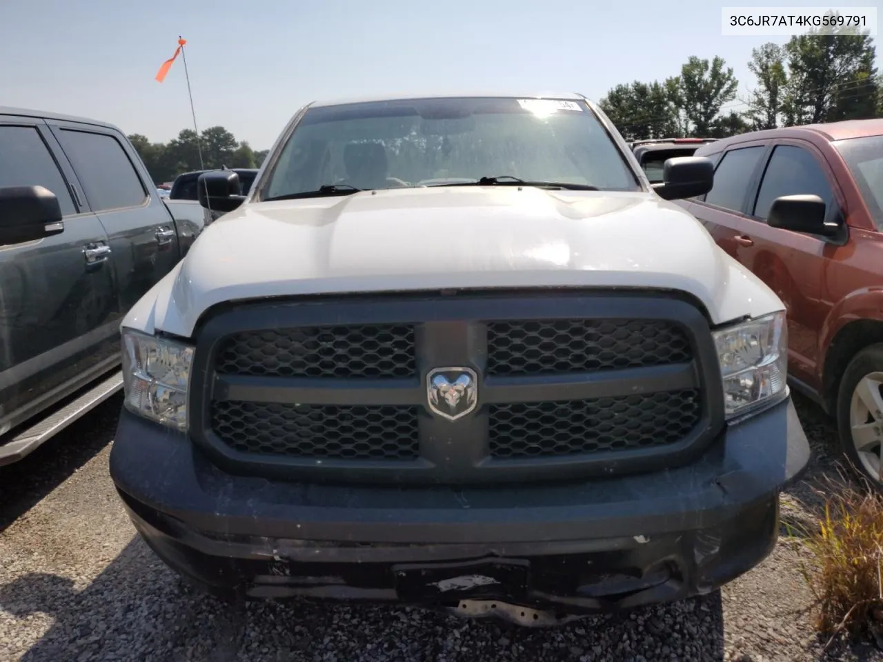 2019 Ram 1500 Classic Tradesman VIN: 3C6JR7AT4KG569791 Lot: 67752154