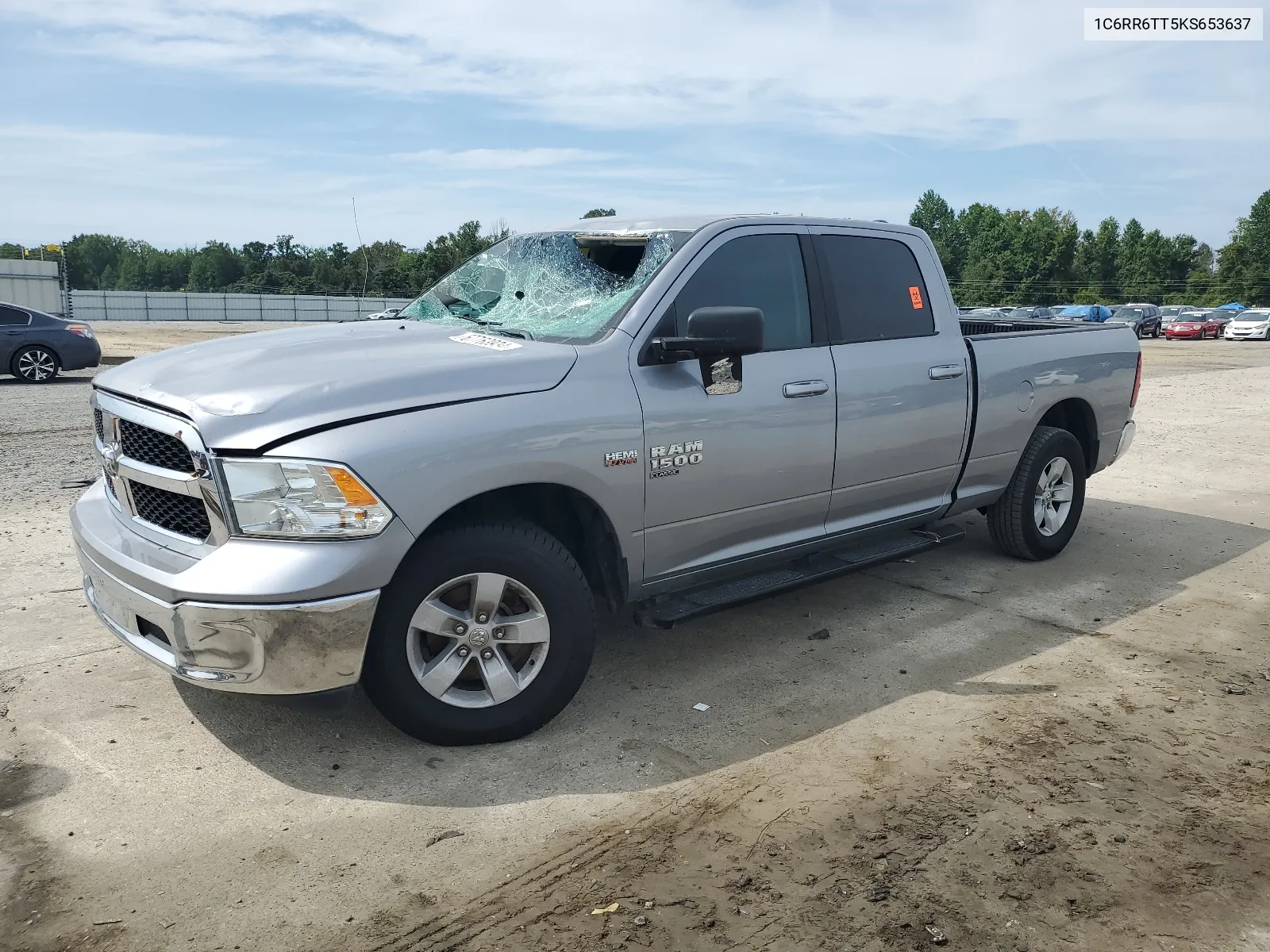 1C6RR6TT5KS653637 2019 Ram 1500 Classic Slt