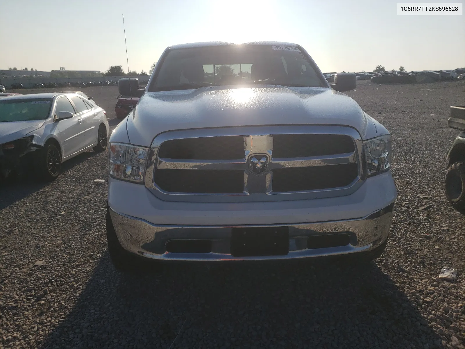 1C6RR7TT2KS696628 2019 Ram 1500 Classic Slt