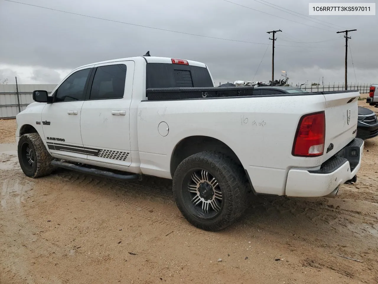 1C6RR7TT3KS597011 2019 Ram 1500 Classic Slt