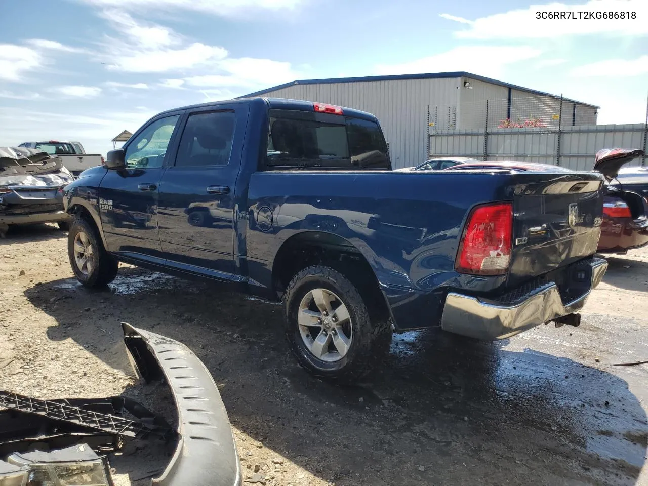 3C6RR7LT2KG686818 2019 Ram 1500 Classic Slt