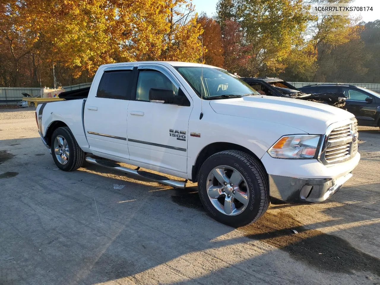 1C6RR7LT7KS708174 2019 Ram 1500 Classic Slt