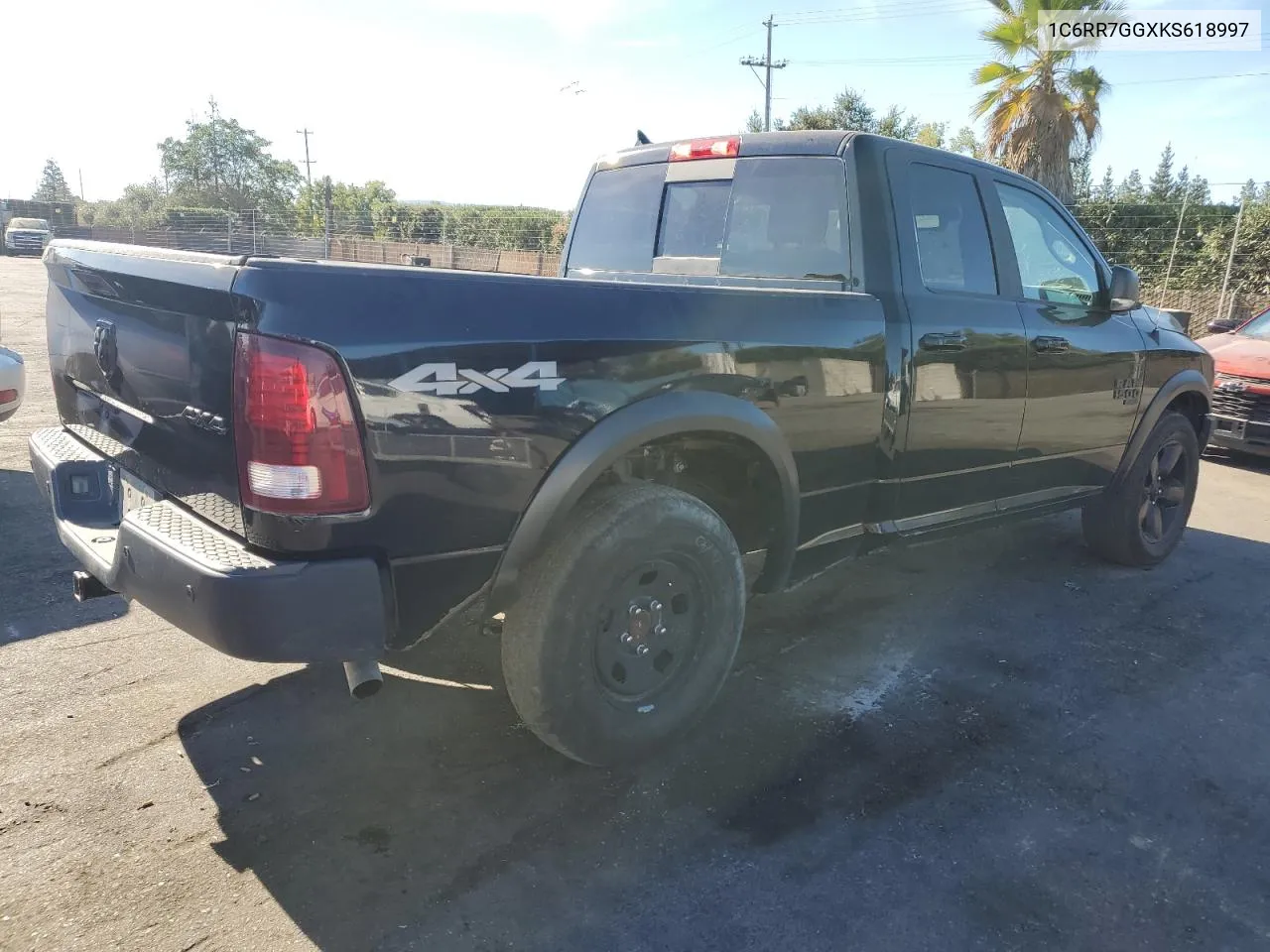 1C6RR7GGXKS618997 2019 Ram 1500 Classic Slt