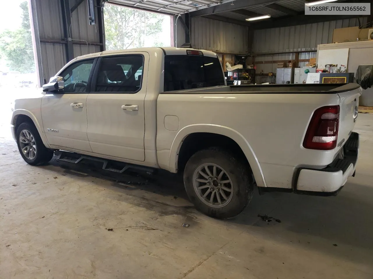 1C6SRFJT0LN365562 2020 Ram 1500 Laramie