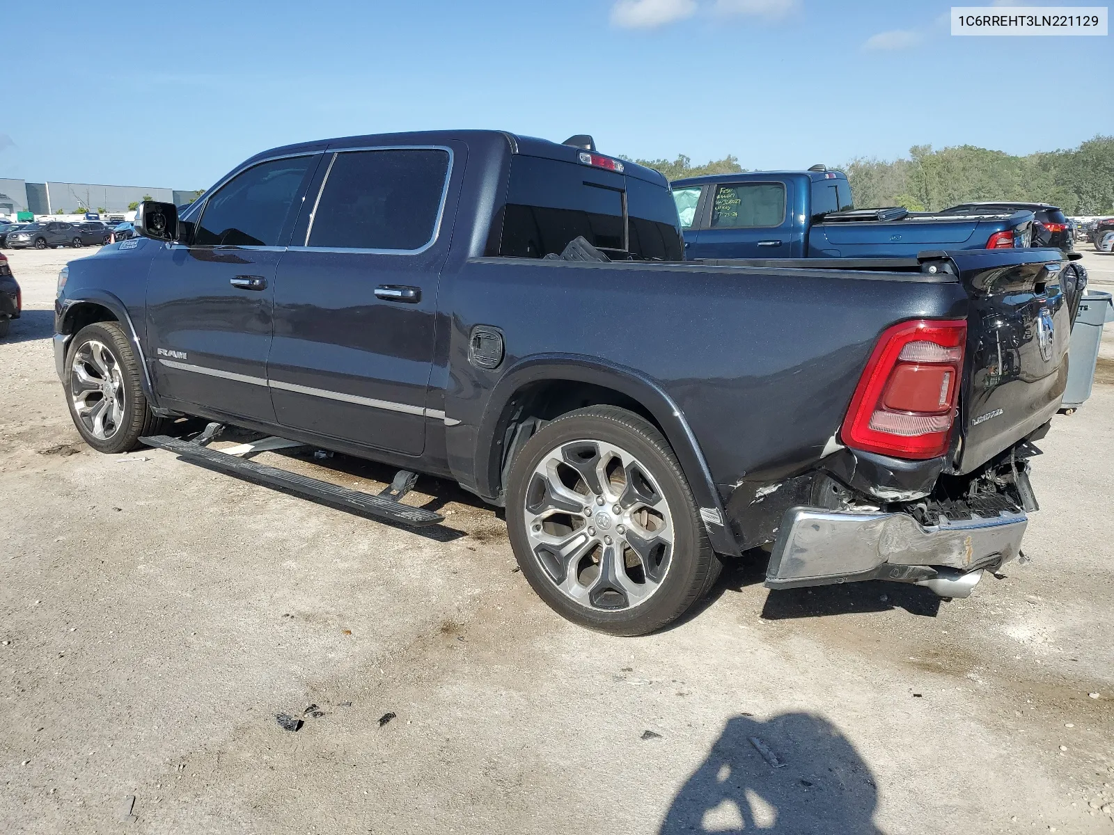 1C6RREHT3LN221129 2020 Ram 1500 Limited