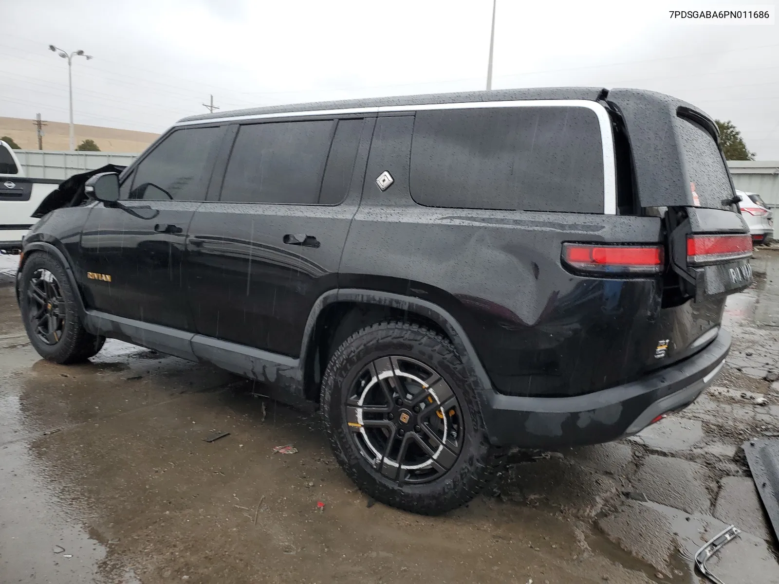 7PDSGABA6PN011686 2023 Rivian R1S Adventure