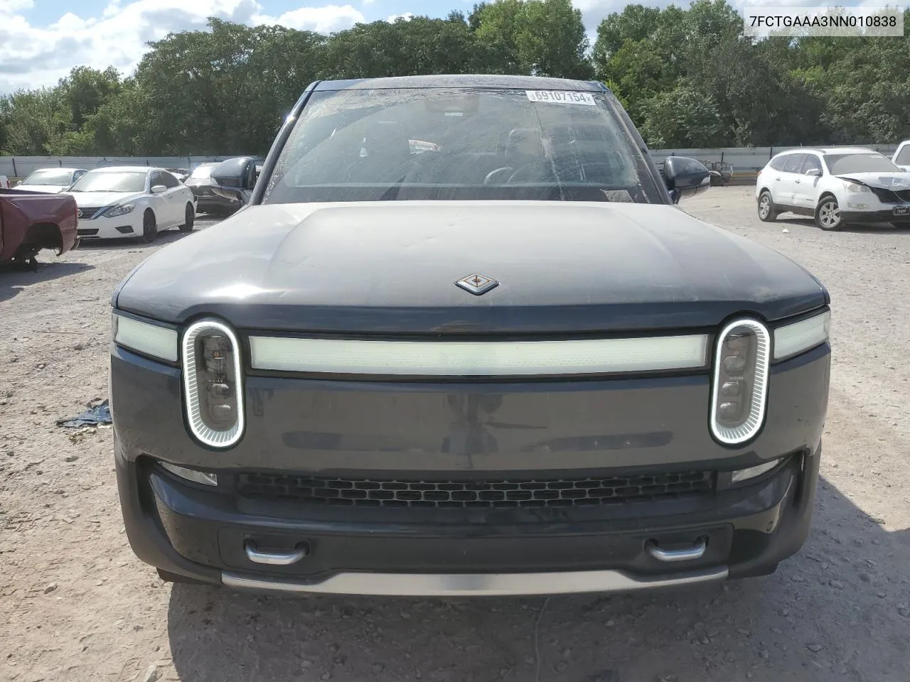 7FCTGAAA3NN010838 2022 Rivian R1T Adventure