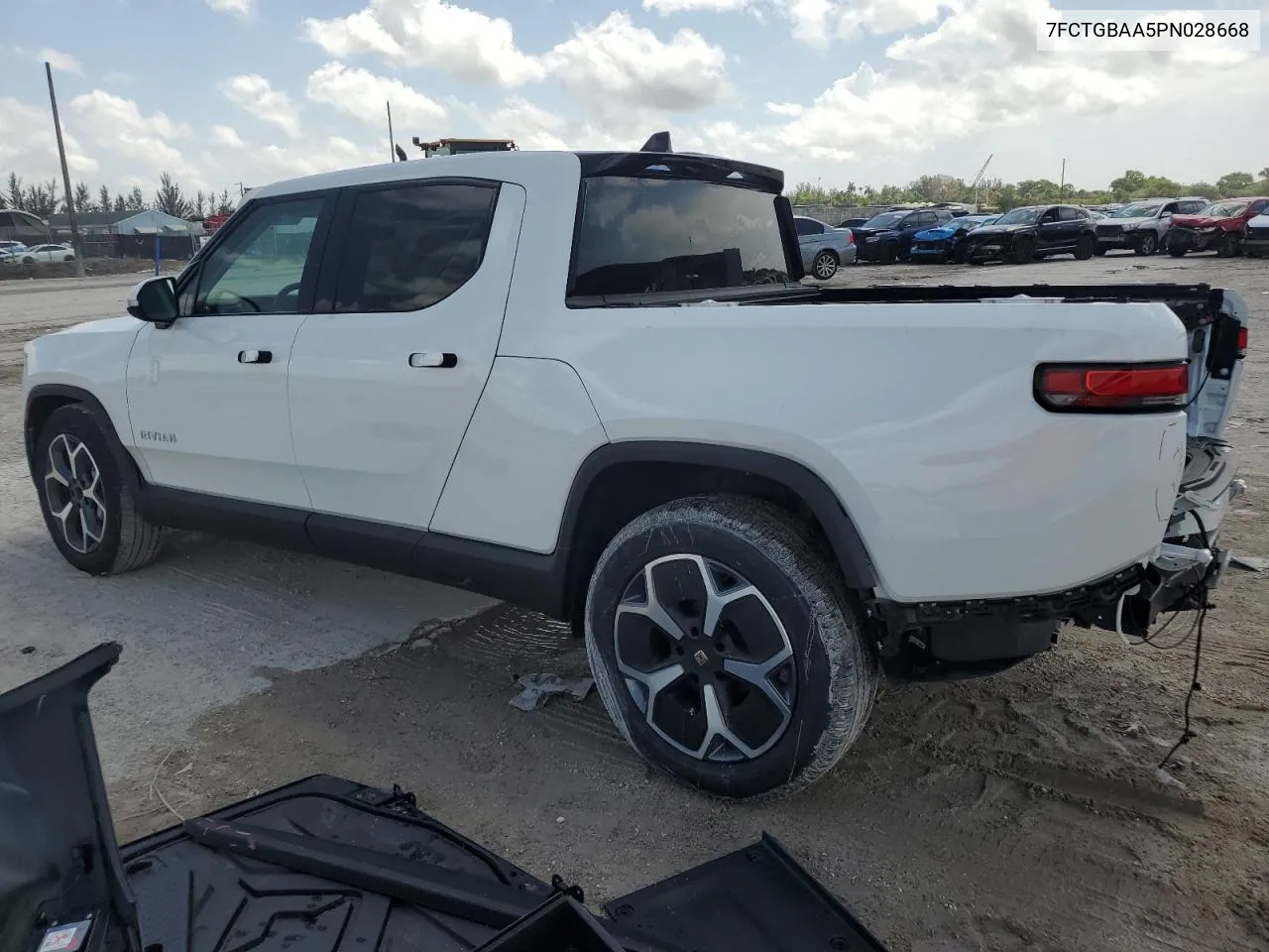 7FCTGBAA5PN028668 2023 Rivian R1T Adventure