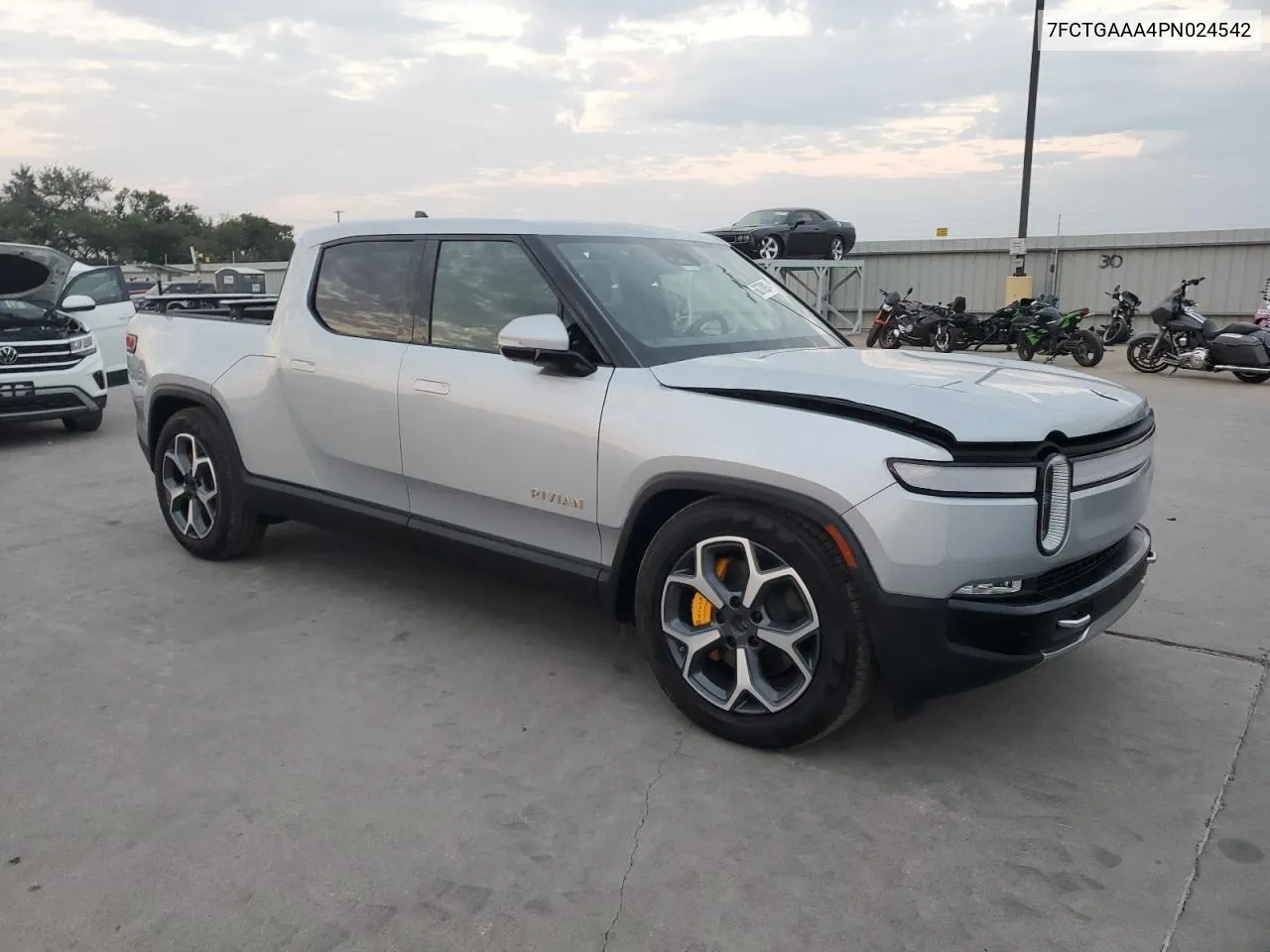 7FCTGAAA4PN024542 2023 Rivian R1T Adventure