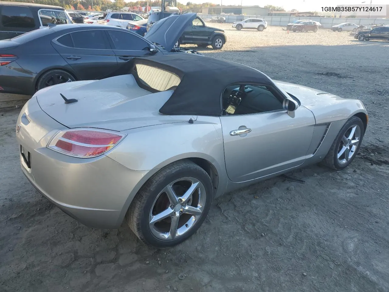 1G8MB35B57Y124617 2007 Saturn Sky