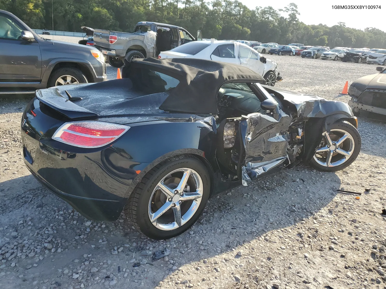 1G8MG35XX8Y100974 2008 Saturn Sky Redline