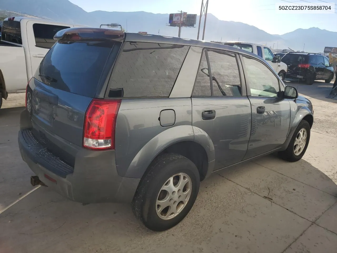 2005 Saturn Vue VIN: 5GZCZ23D75S858704 Lot: 77181804