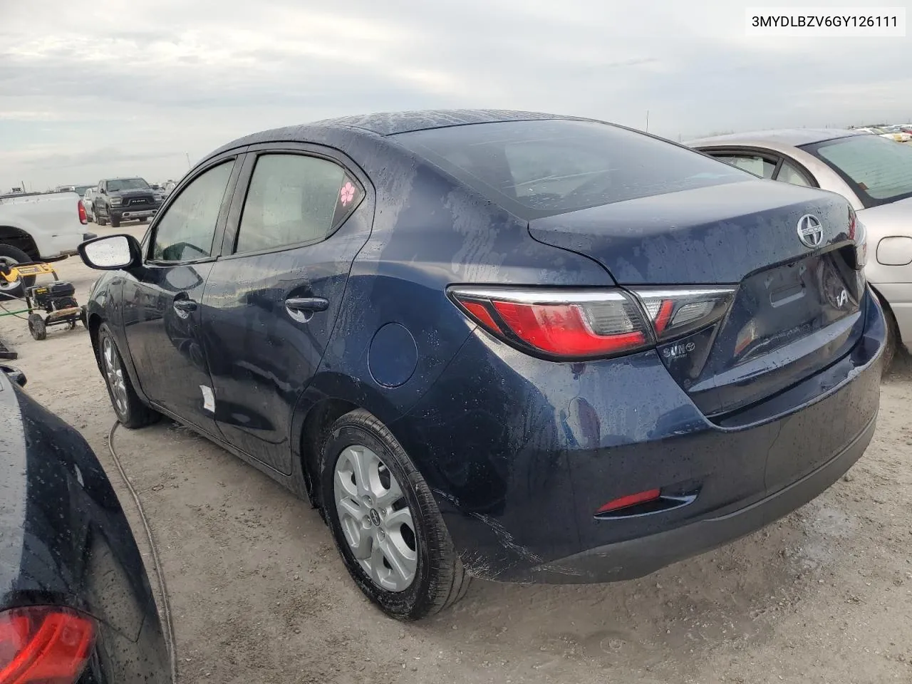 3MYDLBZV6GY126111 2016 Toyota Scion Ia