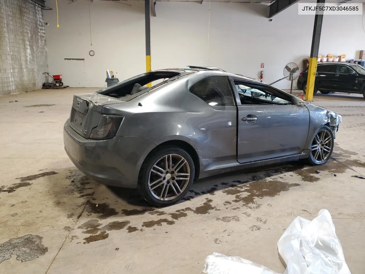 JTKJF5C7XD3046585 2013 Toyota Scion Tc