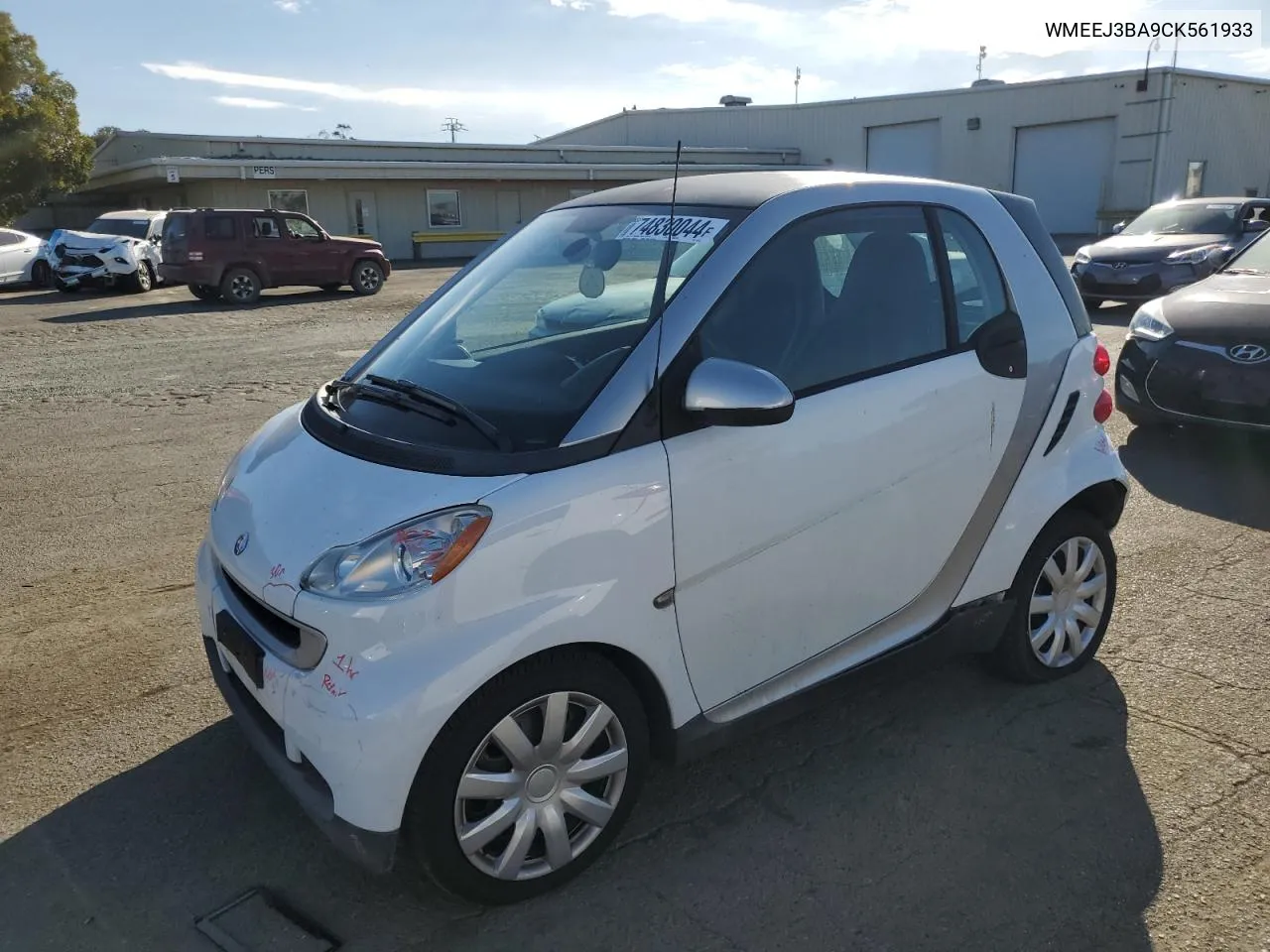 2012 Smart Fortwo Pure VIN: WMEEJ3BA9CK561933 Lot: 74830044