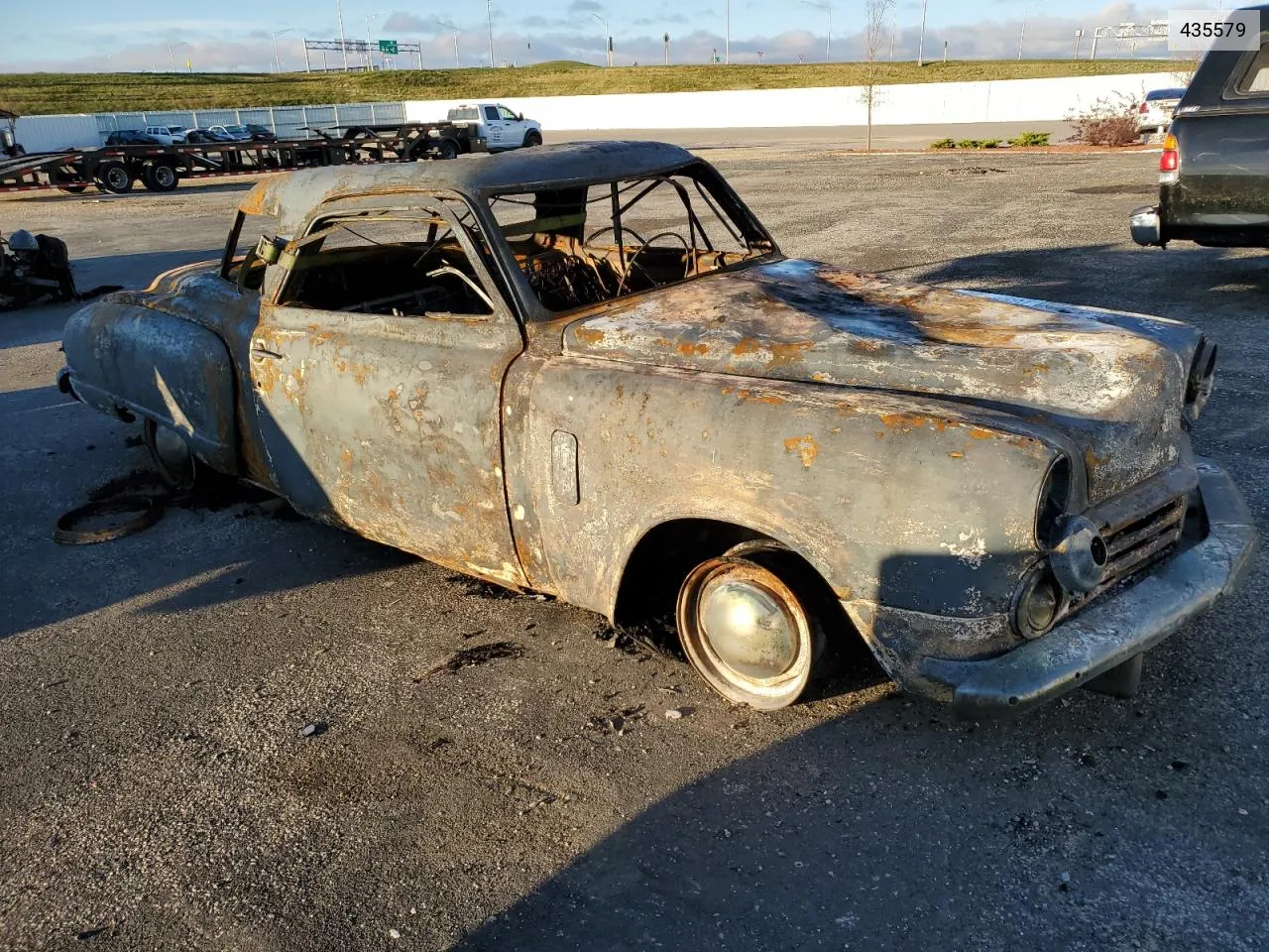 435579 1948 Studebaker Sedan