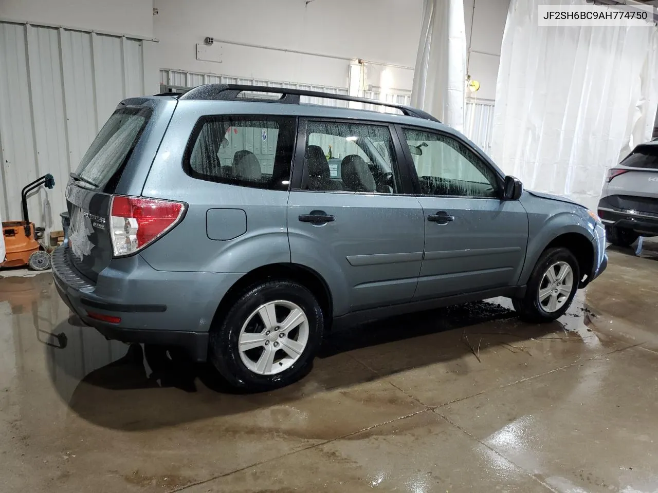 JF2SH6BC9AH774750 2010 Subaru Forester Xs