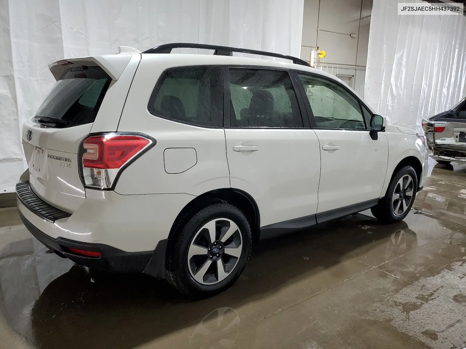 JF2SJAEC5HH437392 2017 Subaru Forester 2.5I Premium