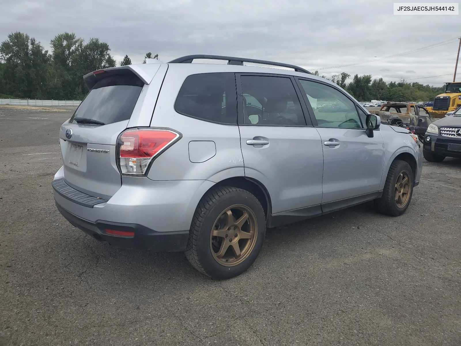 2018 Subaru Forester 2.5I Premium VIN: JF2SJAEC5JH544142 Lot: 66572344