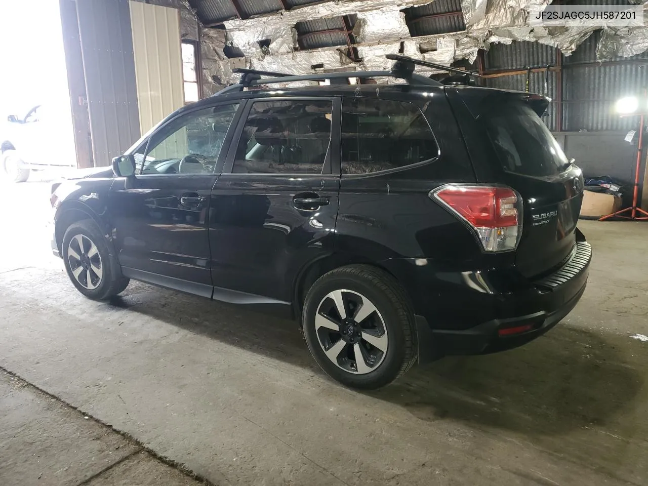 JF2SJAGC5JH587201 2018 Subaru Forester 2.5I Premium