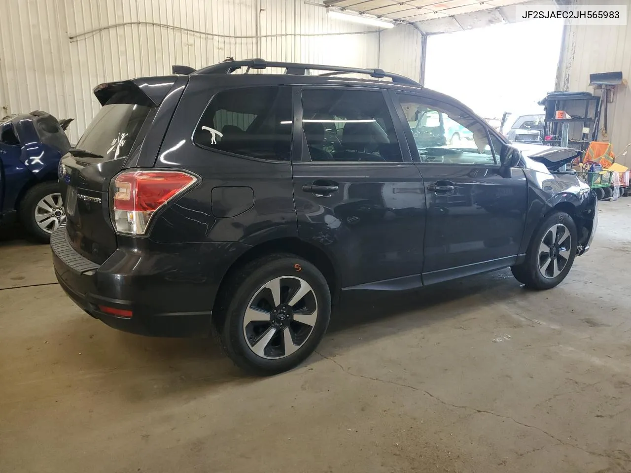 JF2SJAEC2JH565983 2018 Subaru Forester 2.5I Premium